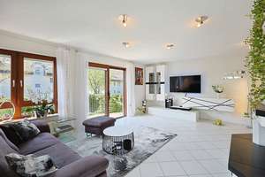 Tolles Einfamilienhaus mit großer Einliegerwohnung – Die vollständige Adresse der Immobilie erhältst du vom Anbieter., 71034 Böblingen – Vorschaubild 5