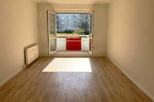 ...sofort frei: 2-Zi.-Wohnung mit Balkon in ruhiger Seitenstraße – Robert-Sterl-Straße 5b, 1219 Dresden – Vorschaubild 1