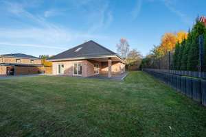 Alle guten Dinge sind DREI - Bungalow mit ausgebautem Dachgeschoss! – Die vollständige Adresse der Immobilie erhältst du vom Anbieter., 24594 Hohenwestedt – Vorschaubild 2