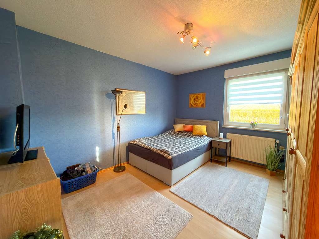 Immobilie in Burscheid - Wohnen & Investieren: Großzügiges Eigenheim mit Mieteinnahmen und Baureserve   - Bild 3