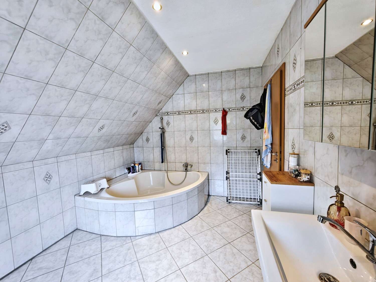 Immobilie in Ilsede - Kapitalanlage: 3-Familienhaus mit solider Rendite - Bild 1