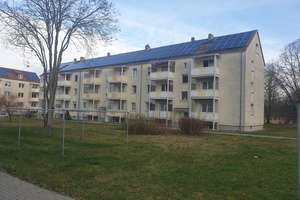 Ruhig gelegene 3-Raum Wohnung mit Balkon – Friedrich-Ludwig-Jahn-Straße 21, 39240 Calbe (Saale) – Vorschaubild 1