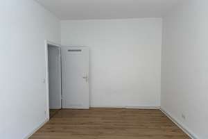 Vollständig renoviert in 2024 - Helle Erdgeschosswohnung mit schöner Aufteilung. – Heinrich-Strunk-Straße 42, 45143 Altendorf, Essen – Vorschaubild 3