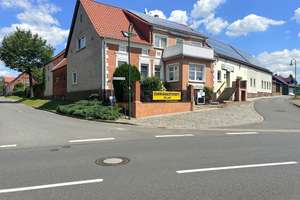 Großes Einfamilienhaus mit Anbau, Nebengebäude und Gewerbefläche – Die vollständige Adresse der Immobilie erhältst du vom Anbieter., 6889 Straach – Vorschaubild 2