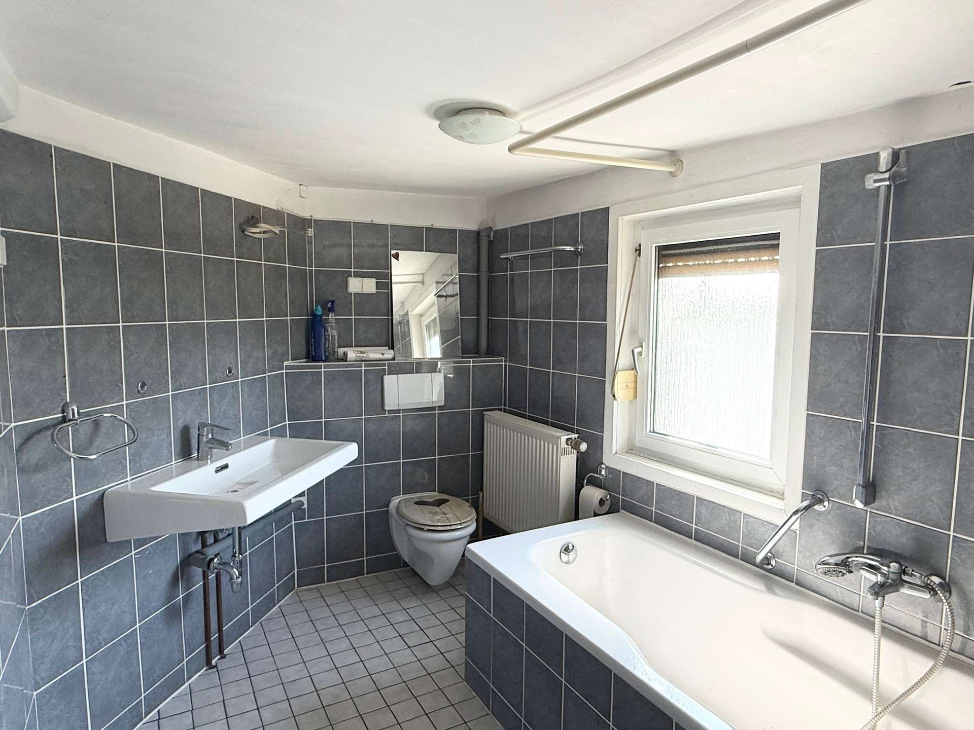 Immobilie in Ruppertshofen - Denkmalgeschütztes EFH mit Doppelgarage auf großem Areal - Bild 0