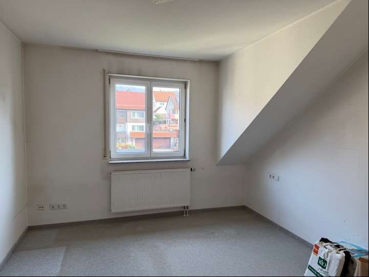 Energetisch hochwertige DG-Wohnung zentral in Grunbach mit viel Nutzfläche und TG-Stellplatz, Rems Murr Kreis – Bild 4