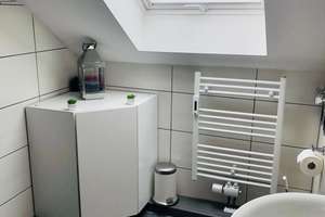 Charmante 2-Zimmer Dachgeschosswohnung mit Balkon in Solingen-Wald – Schopenhauerstraße 6, 42719 Wald, Solingen – Vorschaubild 5