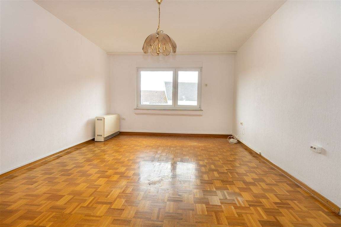 Immobilie in Berkatal - Geräumig, bezahlbar und ruhig gelegen: Massives Ein- bis Zweifamilienhaus mit Garten und Garage - Bild 0