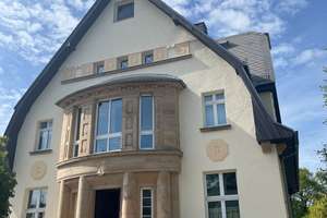 Wohnen mit besonderem Charme – 4-Raum-Maisonette in historischer Villa