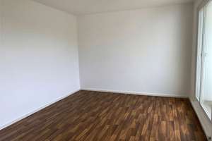 helle 3 Zimmerwohnung mit Balkon – Carl-Zeiss-Straße 7, 6122 Nördliche Neustadt, Halle (Saale) – Vorschaubild 3