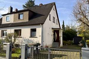METZ IMMOBILIEN - Charmante Doppelhaushälfte mit großem Potenzial in familienfreundlicher Lage! – Die vollständige Adresse der Immobilie erhältst du vom Anbieter., 60488 Praunheim, Frankfurt am Main – Vorschaubild 1