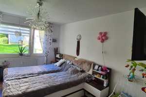 Attraktive und gepflegte 4-Zimmer-Hochparterre-Wohnung mit Balkon und Einbauküche in Kiel – Kiel – Vorschaubild 11