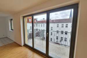 Gemütliche Dachgeschosswohnung mit Balkon nähe der Goethe-Anlagen! – Immermannstrasse 34, 39108 Magdeburg – Vorschaubild 3