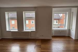 Sanierte 2-Zimmer-Wohnung mit EBK in Kiel – Heintzestraße 14, 24143 Gaarden-Süd und Kronsburg, Kiel – Vorschaubild 2