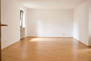 **ALTSTADT ** Großzügige 1- ZKB Wohnung mit Balkon in TOP Lage Nähe Maxstraße (VERMIETET) – Ulrichsgasse 7A, 86150 Lechviertel, östl. Ulrichsviertel, Augsburg – Vorschaubild 3