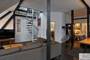 Moderne Dachgeschoss-Oase mit Loft-Charakter in Düsseldorf-Benrath