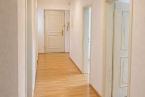 Großzügige 5-Zi.- mit Balkon, Direkter Zugang zu Pegnitzauen zwischen Johannis und Kleinweidenmühle – Kontumazgarten 20, 90429 Himpfelshof, Nürnberg – Vorschaubild 6
