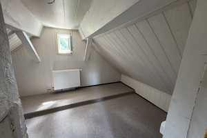 Ansprechende 7-Zimmer-Doppelhaushälfte mit EBK in Neckarzimmern