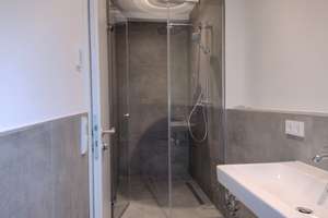 Stilvolle 3-Zimmer-EG-Wohnung mit gehobener Innenausstattung mit Terrasse und EBK – Däumlingstraße 4, 81739 Waldperlach, München – Vorschaubild 12