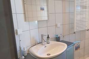 Gepflegte 59m²-Wohnung mit zwei Zimmern und Einbauküche in Nürnberg – Heynestraße 13, 90443 Steinbühl, Nürnberg – Vorschaubild 8