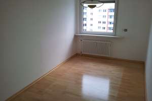 Schöne lichtdurchflutete 3,5 Zi, uneinsehbar, toller Ausblick, gehobene Ausstattung; für Paar m.Kind – Mönchsbergstraße 89, 70435 Zuffenhausen-Mönchsberg, Stuttgart – Vorschaubild 10