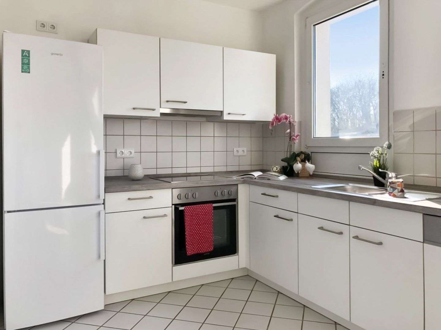 Immobilie in Halle (Saale) - Kapitalanlage: Zwei schöne 3-Zimmer-Wohnungen als Paket in zentraler Lage von Halle - Bild 0