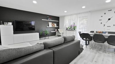 Modernisierte 3-Zimmer-Wohnung mit großzügigem Grundriss und Balkon ins Grüne