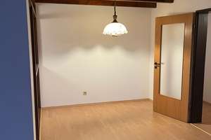 NUR MIT WBS FÜR 2 PERSONEN - gemütliche Dachgeschosswohnung mit Balkon – Mittelpilghauser Weg 14a, 42657 Burg/Höhscheid, Solingen – Vorschaubild 3