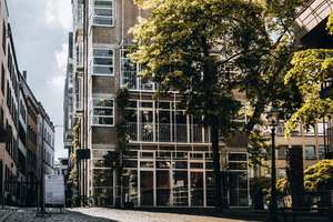 LUXURIÖSES WOHNHAUS KÖLN-ALTSTADT  - umwidmungsgeeignetes Bürogebäude-