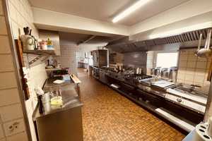 Wohn- und Geschäftshaus, Gasthof / Pension, Fremdenzimmer, Wohnung, Büro, 11 Stellplätze – Esslingen (Kreis) – Vorschaubild 6