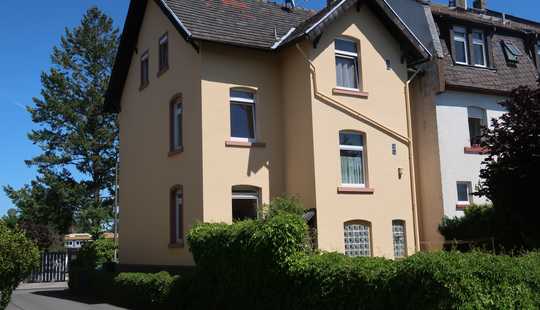 Bild von BAD HOMBURG - ZENTRUM: ATTRAKTIVER DREI-FAMILIENHAUS-ALTBAU - KOMPLETT FREI