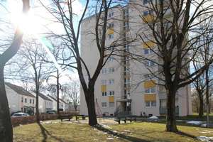 Ihre neue Wohnung! - praktische 3-Zimmer-Wohnung in schöner und ruhiger Lage – Euler-Chelpin-Str. 15, 86165 Lechhausen-Süd, Augsburg – Vorschaubild 2