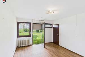 Walmdachbungalow mit Doppelgarage auf parkähnlichem Grundstück – Rhein-Erft-Kreis – Vorschaubild 5