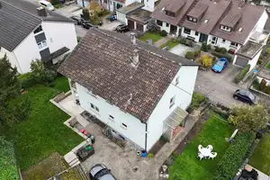 Zweifamilienhaus in Top-Lage – Garage, Terrasse, Balkon & Garten! Provisionsfrei! – Karlsruhe – Vorschaubild 3