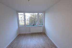 Ruhiger Wohnkomfort mit Balkon und Lift in Mönchengladbach-Römerbrunnen – Römerbrunnen 5, 41238 Mülfort, Mönchengladbach – Vorschaubild 2