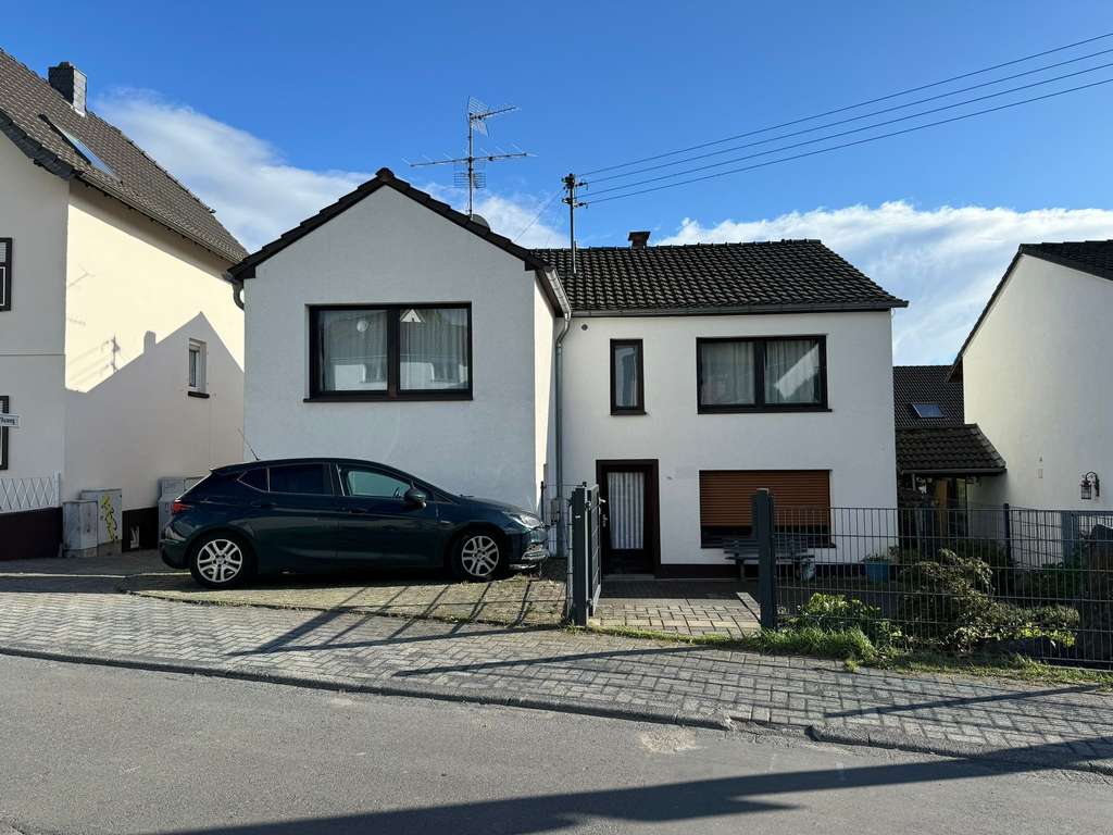 2-Familienhaus in beliebter Wohnlage mit Ölbergblick in Königswinter-Thomasberg