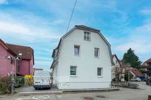Schönes Zweifamilienhaus im Ortskern mit Garten ! – Die vollständige Adresse der Immobilie erhältst du vom Anbieter., 72800 Eningen unter Achalm – Vorschaubild 5