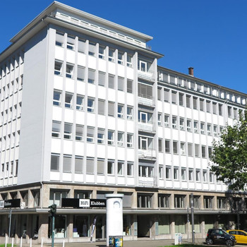 Modernisiertes Bürogebäude mit attraktiver Natursteinfassade!