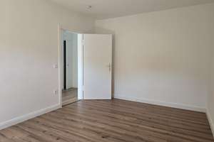 **53 m² bezugsfertig renovierte Wohnung mit schönem Blick ins Grüne** – Charlottenweg 59, 45289 Burgaltendorf, Essen – Vorschaubild 2
