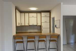 Helle, modernisierte 2 Zimmer-Wohnung mit Loggia, Einbauküche & Stellplatz in ruhiger Lage – 55246 Mainz-Kostheim, Wiesbaden – Vorschaubild 4