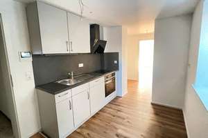 Neuwertige, hochwertig ausgestattete 1 1/2 Zimmerwohnung mit Terrasse und Gartenzugang – 60388 Bergen-Enkheim, Frankfurt am Main – Vorschaubild 4