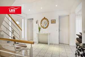 Wohnen mit Stil und Substanz – Exklusives Einfamilienhaus mit Koi-Teich! – Die vollständige Adresse der Immobilie erhältst du vom Anbieter., 40593 Urdenbach, Düsseldorf – Vorschaubild 3