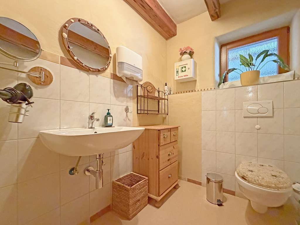 Immobilie in Alflen - Ökologisch gestaltetes Mehrgenerationenhaus mit Neubau incl. Einliegerwohnung/Praxis und altem Bauer - Bild 4