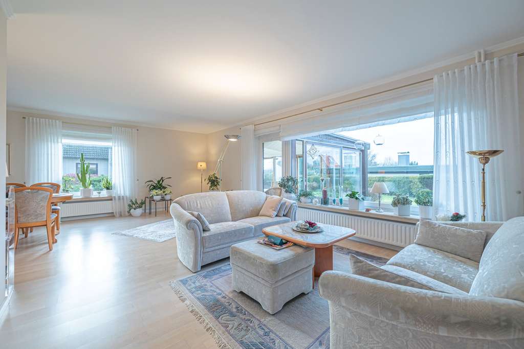 Immobilie in Handewitt - Gepflegtes EFH mit moderner ELW auf 111qm Wfl.! WiGa, Terrasse, Balkon, Garage, Teilkeller & Garten! - Bild 4