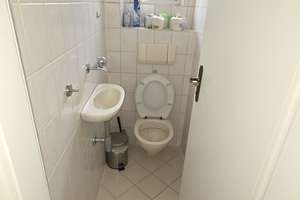 möblierte WG- Zimmer gemeinsame EB-Küche und Badezimmer, sofort bezugsfrei! – im Salzweg 55, 70439 Stammheim-Mitte, Stuttgart – Vorschaubild 6
