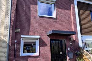Modernisiertes, vermietetes Reihenhaus mit Garten und Vollkeller – Die vollständige Adresse der Immobilie erhältst du vom Anbieter., 23570 Travemünde, Lübeck – Vorschaubild 2