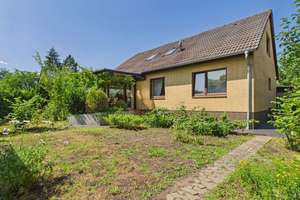 Familienhaus mit viel Platz in Wolfsburg – 7 Zimmer, 159 m² Wohnfläche, 634 m² Eigentumsgrundstück – Die vollständige Adresse der Immobilie erhältst du vom Anbieter., 38448 Vorsfelde, Wolfsburg – Vorschaubild 3