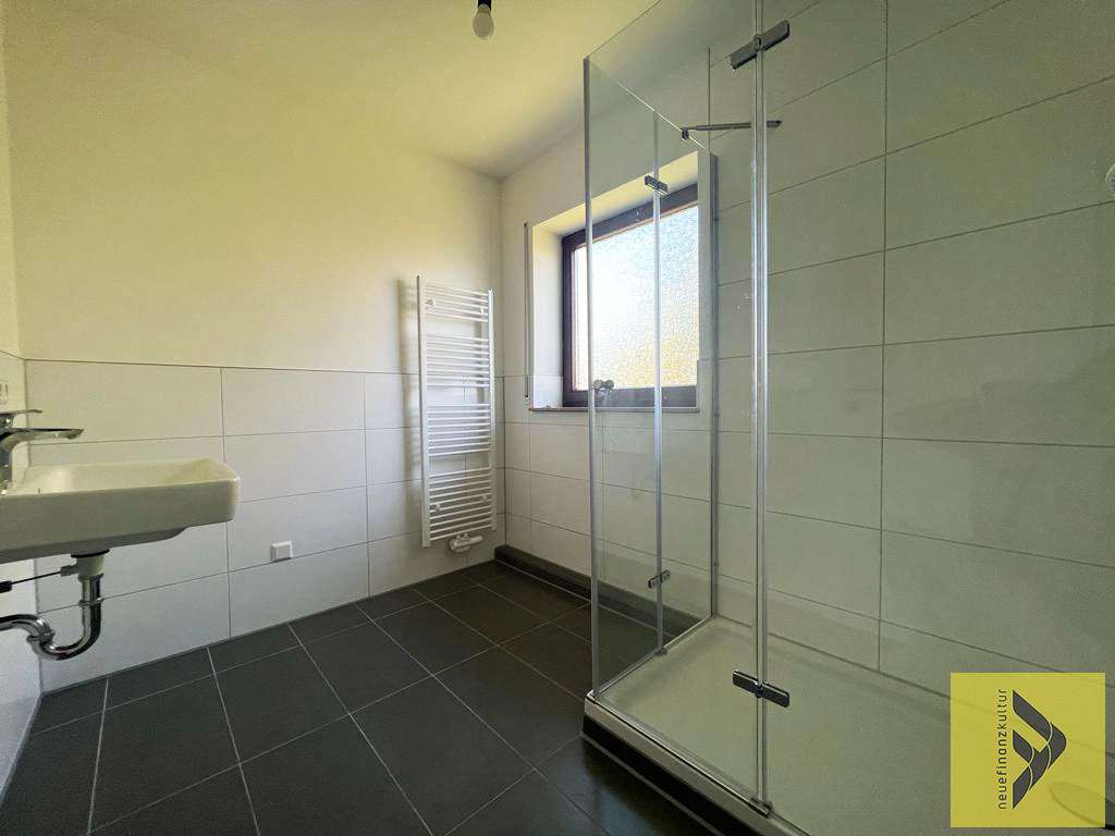 Immobilie in Römerstein - neu renovierte, geräumige 4 Zimmer- Wohnung mit Balkon und Garage - Bild 3