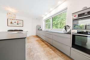 Design, Natur & Raumgefühl: Einzigartiges Architektenhaus in Traumlage vor den Toren Oldenburgs! – Die vollständige Adresse der Immobilie erhältst du vom Anbieter., 26133 Bümmerstede, Oldenburg (Oldenburg) – Vorschaubild 2