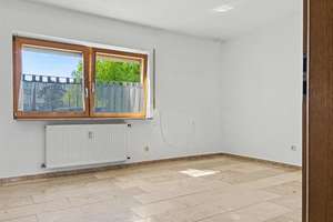 Schöne Erdgeschosswohnung mit Garten, Wohnkeller und Garage - sofort bezugsfrei in Nürnberg-Werderau – Die vollständige Adresse der Immobilie erhältst du vom Anbieter., 90441 Werderau, Nürnberg – Vorschaubild 8